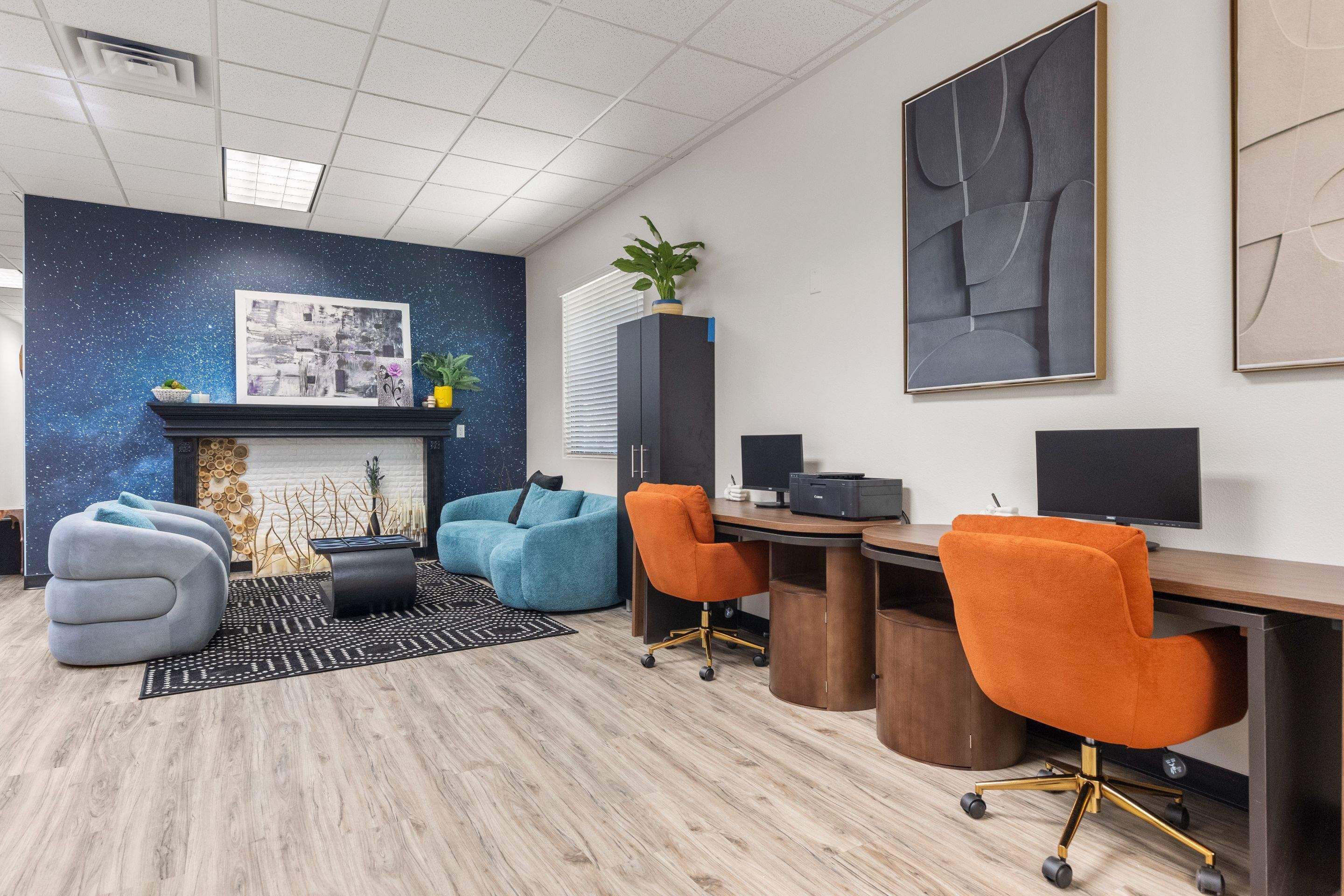 Office Workspace & Lounge